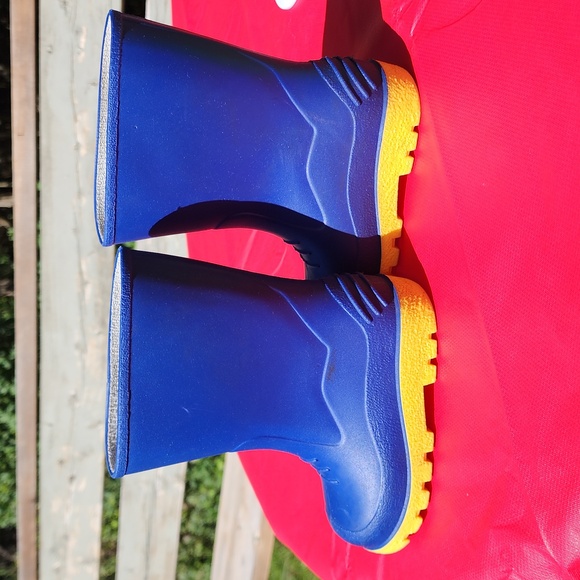 Weather Spirits Toddler Rain Boots Blue and Yellow Size 7 - Picture 3 of 9